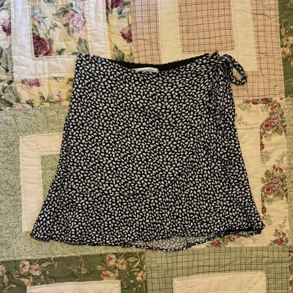 Abercrombie & Fitch Ditsy Black and White Mini Skirt